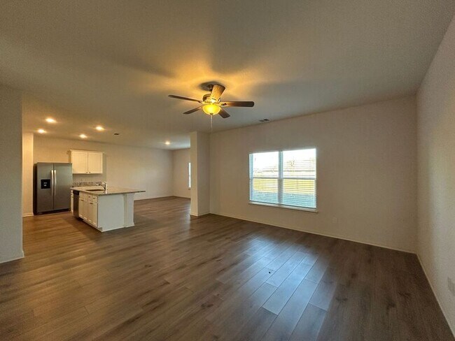 Photo - 321 Sunnymeade Ln