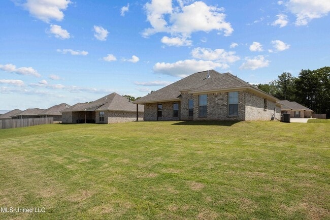 Photo - 230 Hemingway Cir