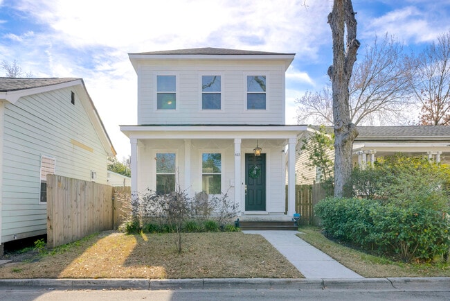 Building Photo - 615 E 33rd St