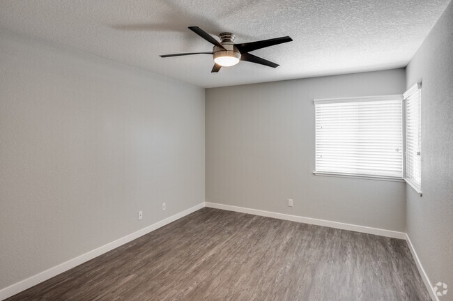 1HAB, 1BA - 694 ft² - The 3900 Apartments