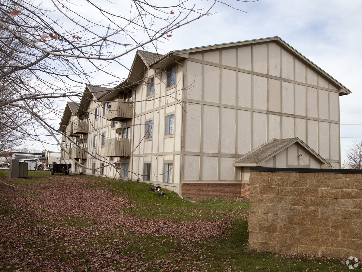 Oralabor Point Apartments - Oralabor Point Apartments
