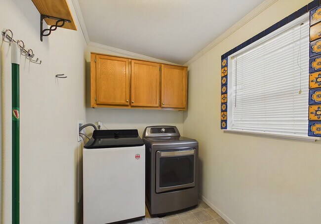111 Honeydew Ln