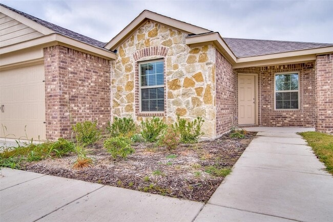 Photo - 1512 Wild Rye Cir