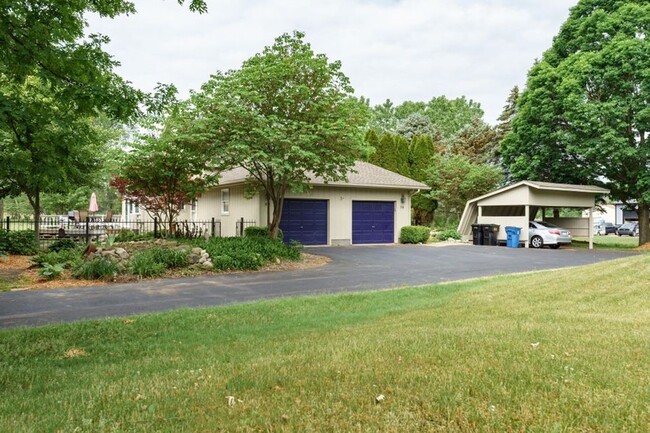 Spacious Duplex in Plainwell - Spacious Duplex in Plainwell House