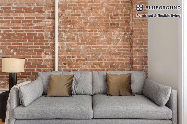 Photo - 515 W 47th St Unidad SI FL4-ID1989