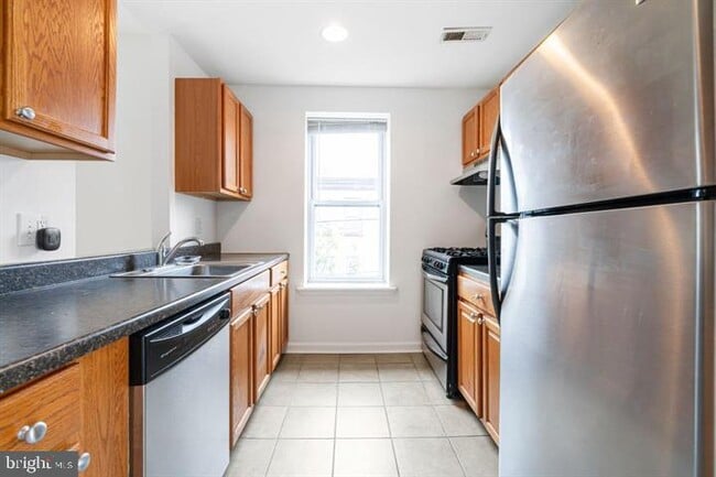 Photo - 909 S 20th St Unit 3