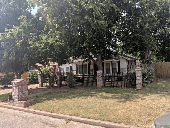506 E Springer Ave