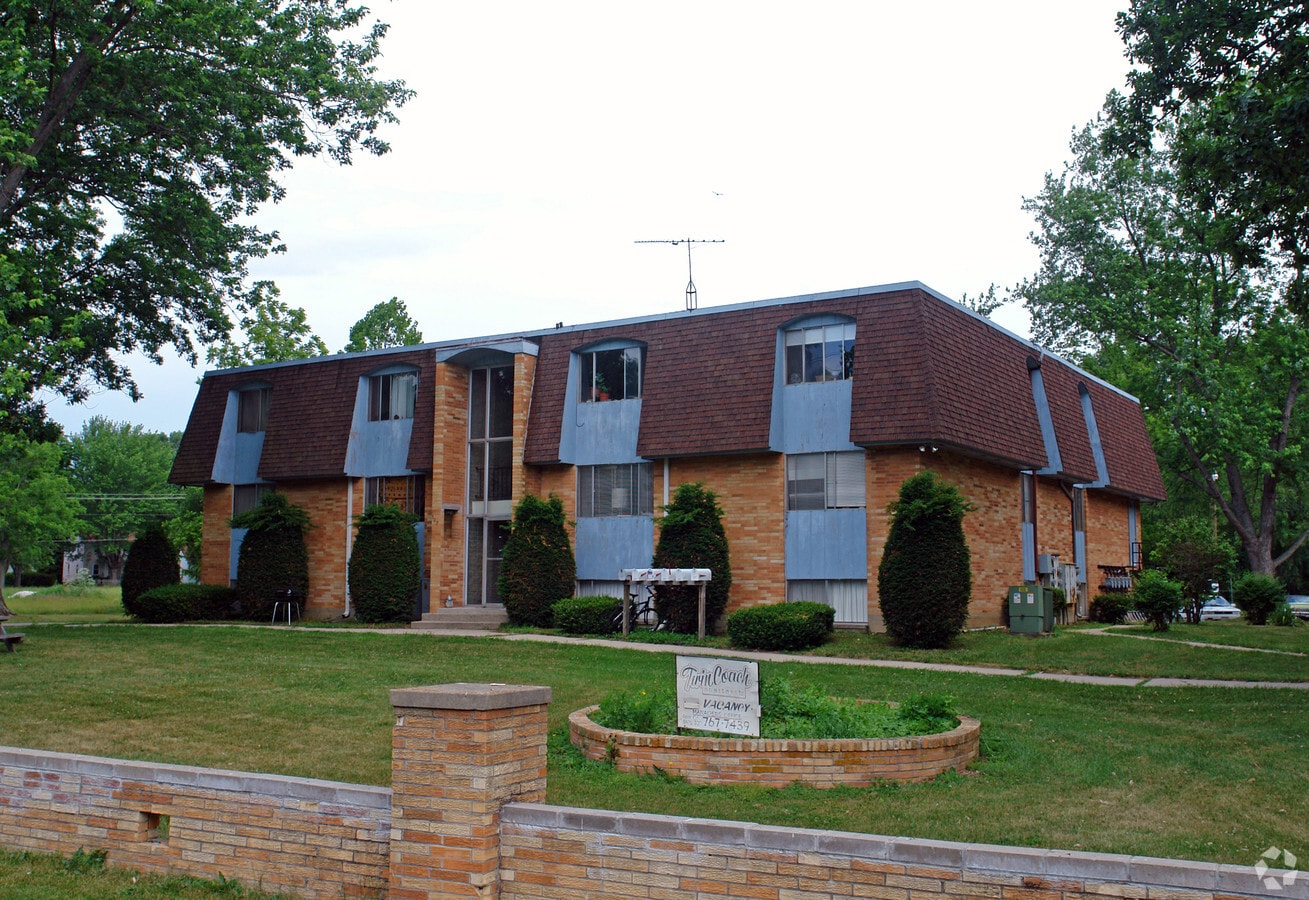 Twin Coach Apartments - Twin Coach Apartments