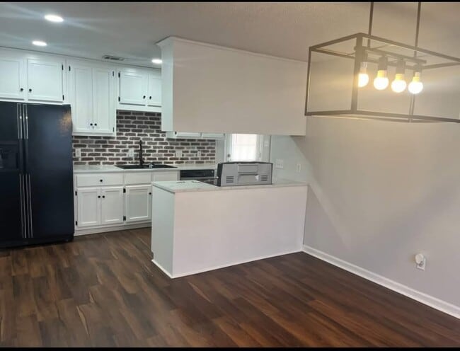 Photo - 123 Chadwyck Cir
