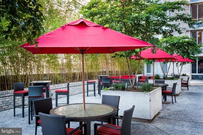 Photo - 950 25th St NW Unit 710 N