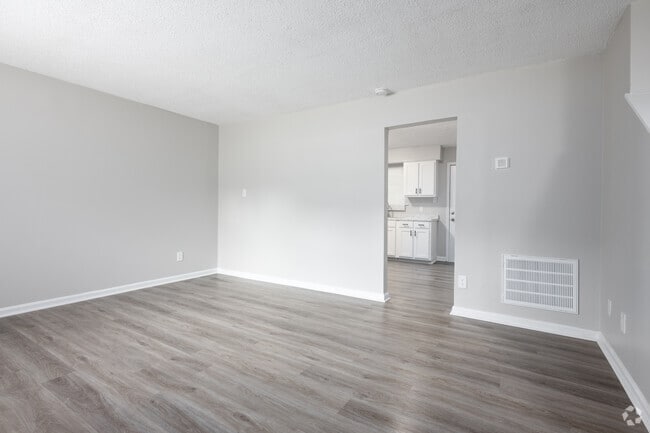 3BR, 1.5BA - 1100SF - Living Room