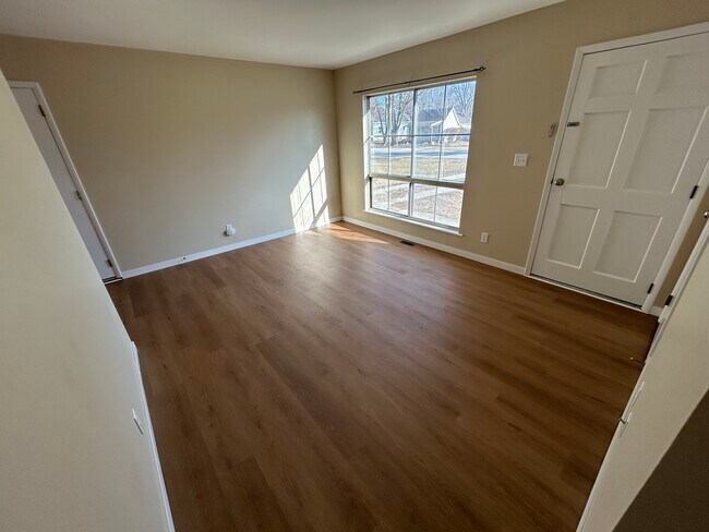 Photo - 214 S 4th Ave