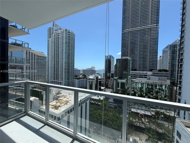 Photo - 1050 Brickell Ave Unidad 1802