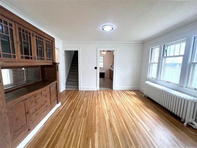 Photo - 715 2nd St NW