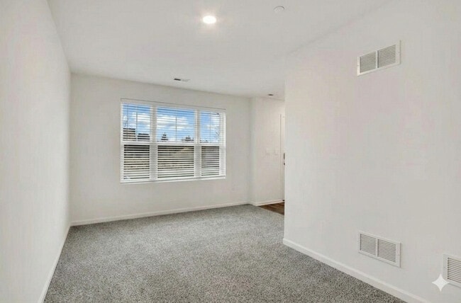 Photo - 324 Basin Ct