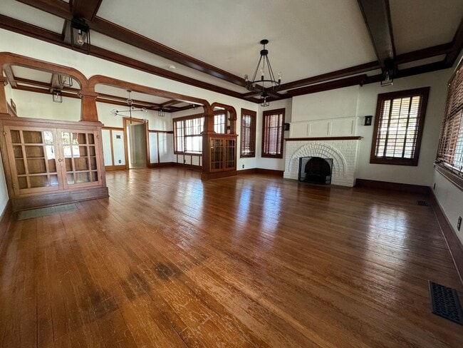 Photo - 1523 W Broadway Ave