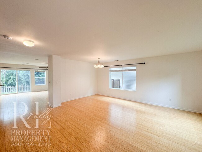 Photo - Spacious 4-Bedroom Home with Brand-New Carpet, Two Living Areas & Loft