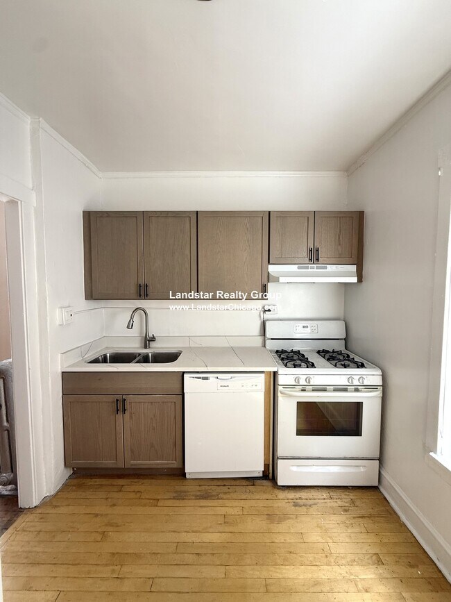 Building Photo - 804 Washington St Unit 3