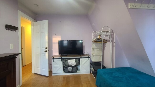 Photo - 42 49th St Unit 3R