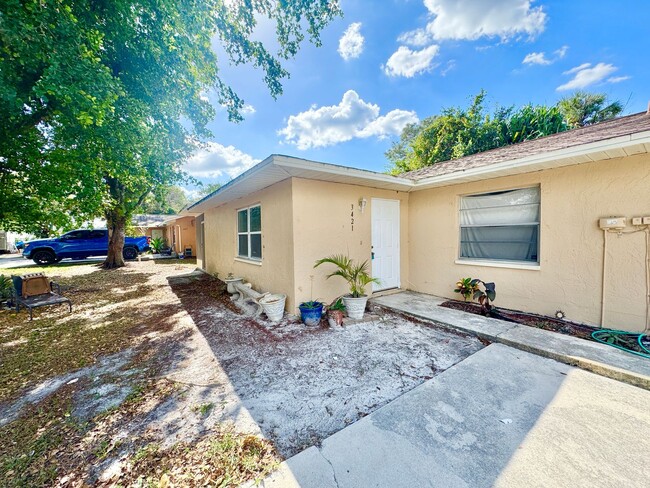Building Photo - ** BONITA SPRINGS ** 2 BED / 1 BATH - WEST...