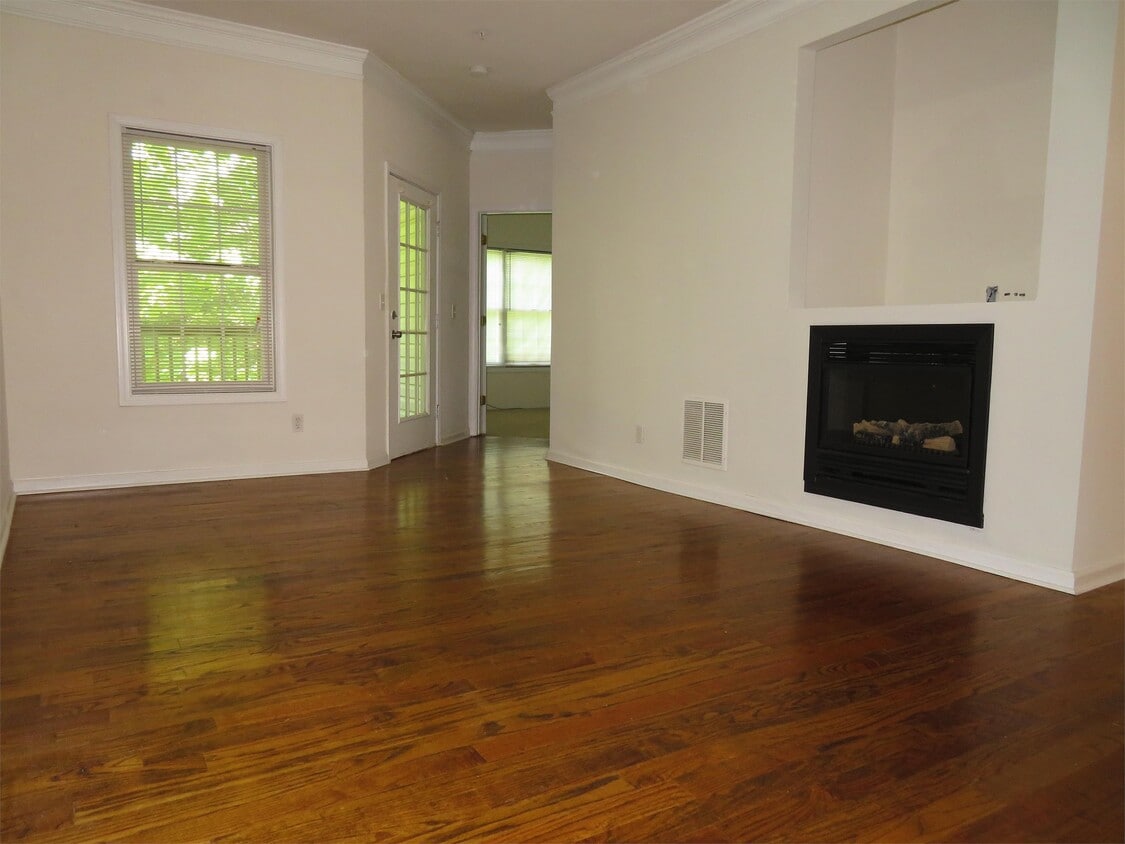 Photo - 8845 Fairview Bluff (Johns Creek, GA)