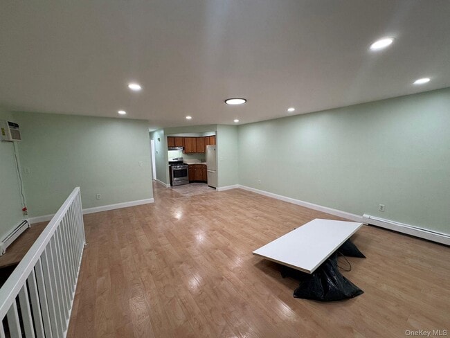Building Photo - 157-14 109th Ave Unit 2nd Rental