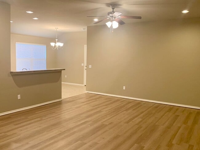 Photo - 2712 Demotte Dr