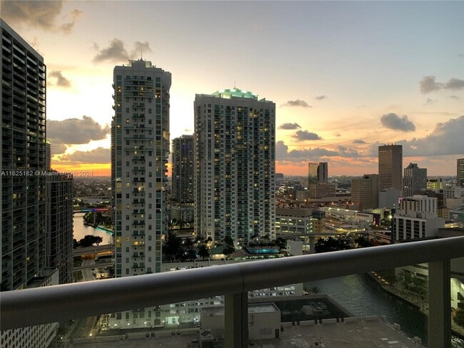 Photo - 485 Brickell Ave Condo