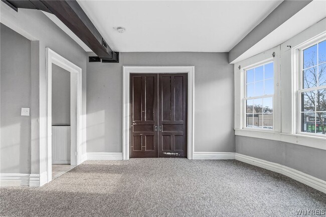 Photo - 2114 Seneca St