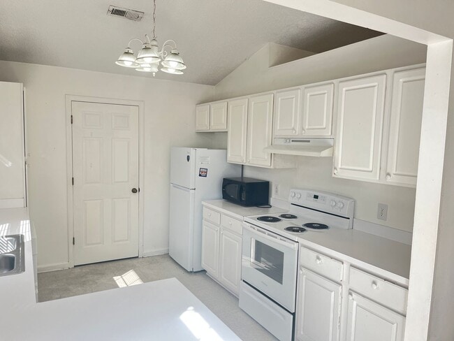 Photo - Pet Friendly 3 Bedroom, 2 Bath Duplex in College Park Available Soon!