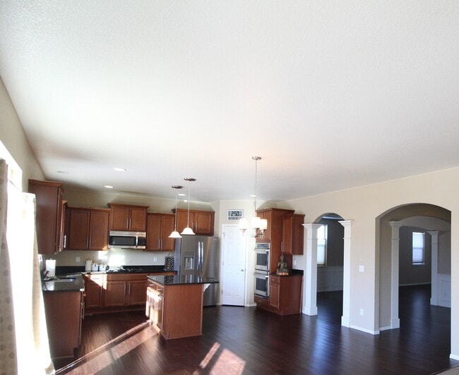 Photo - 1000 Stanley Ct