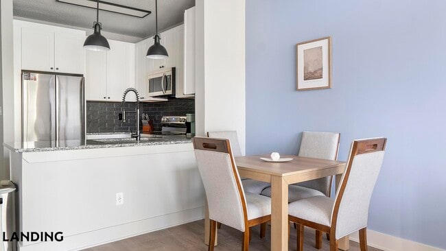 Photo - 49 Boulevard SE Unit F-650