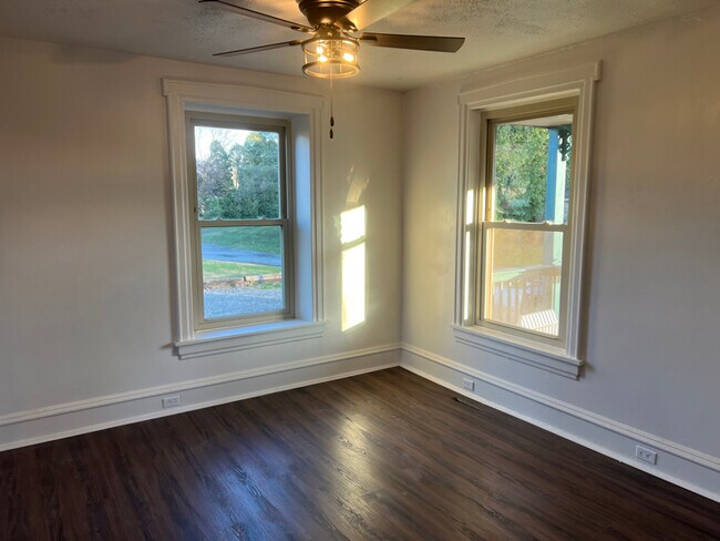 Photo - 331 Church St