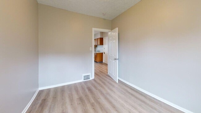 Photo - 888 Rondel Rd Unit 1 - Down