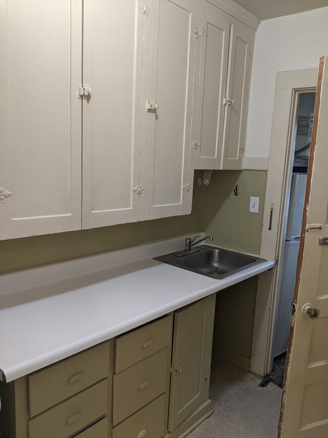 Photo - Broadway Court