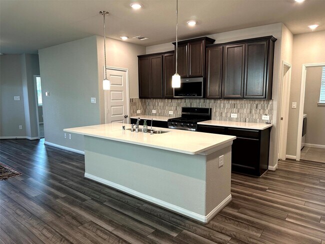 Photo - 7072 Silverleaf Oak St
