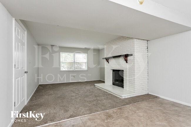 Photo - 323 Turfwood Dr