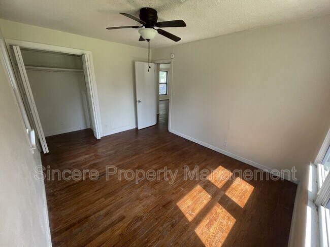 Photo - 5102 N Beaver Ave