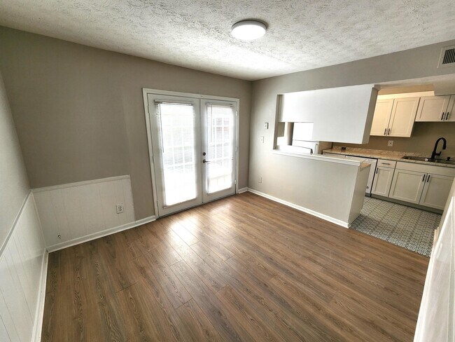 Photo - 3186 Nectarine Cir