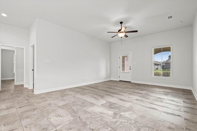 1372 Surrey Loop