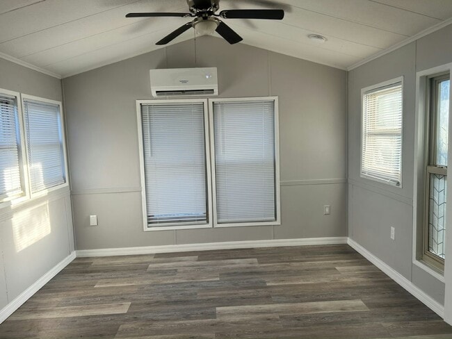 Photo - 6105 Land O' Lakes Blvd