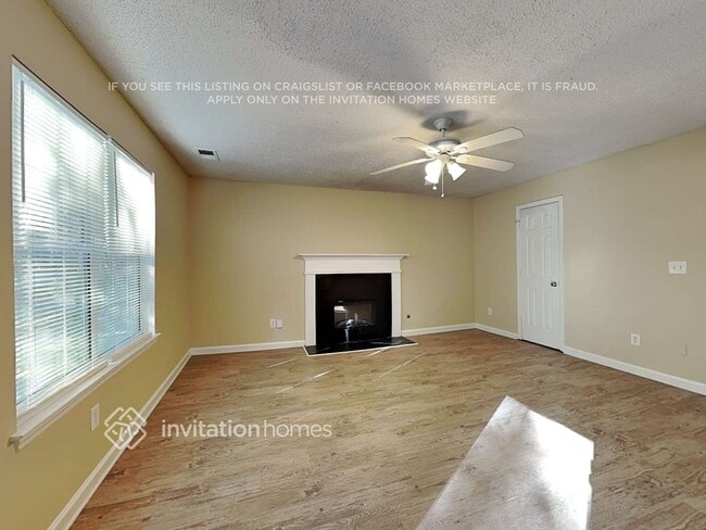 Photo - 335 Carrie Dr