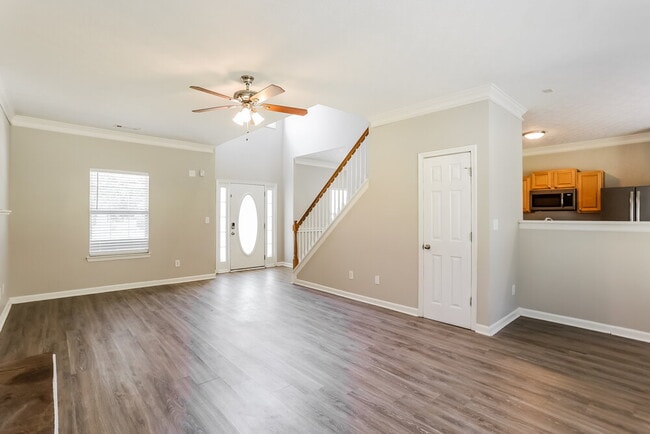 Photo - 203 Forrest Way