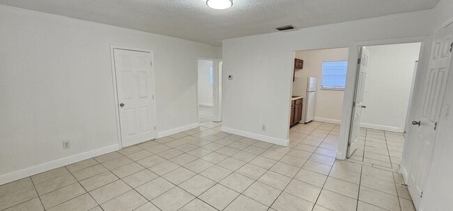 Photo - 2780 NW 14th St