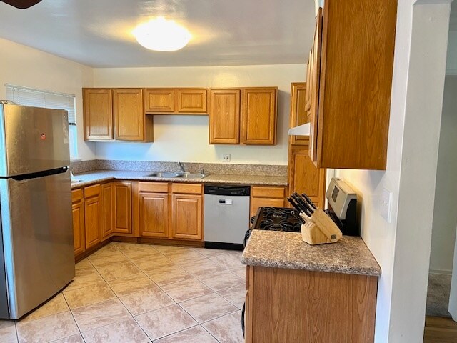 Photo - 5851 Woodman Ave Unit 4