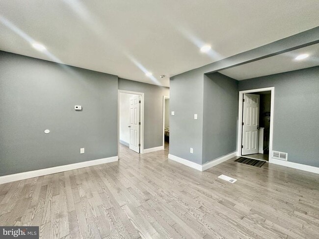 Photo - 632 Durham Rd