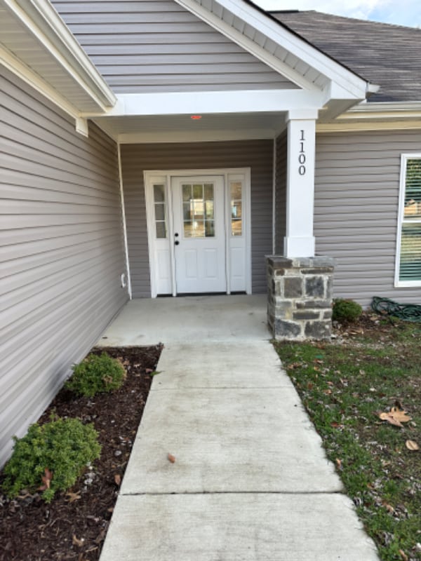 Photo - 1100 Kinsey Dr SE