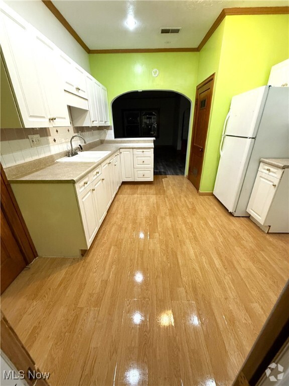 Building Photo - 160 10th St Rental