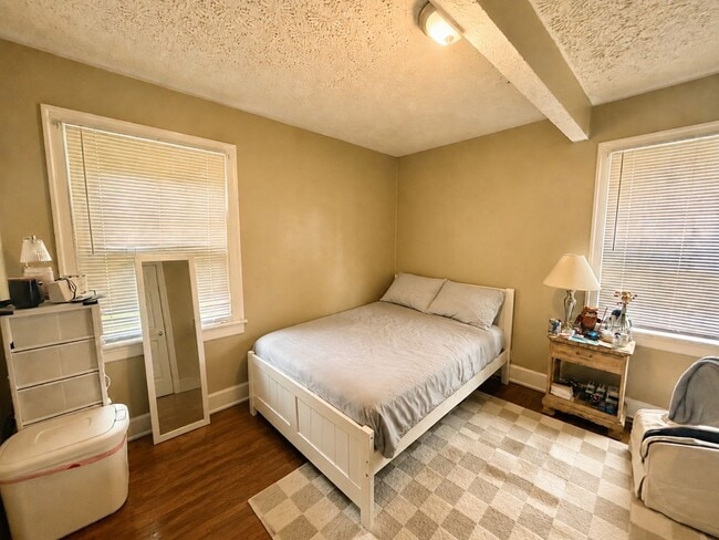 Photo - 715 Golfview Dr