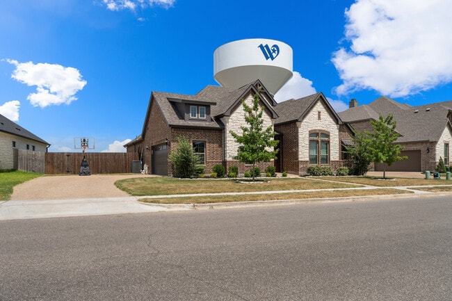 Photo - 2308 Paddington Way